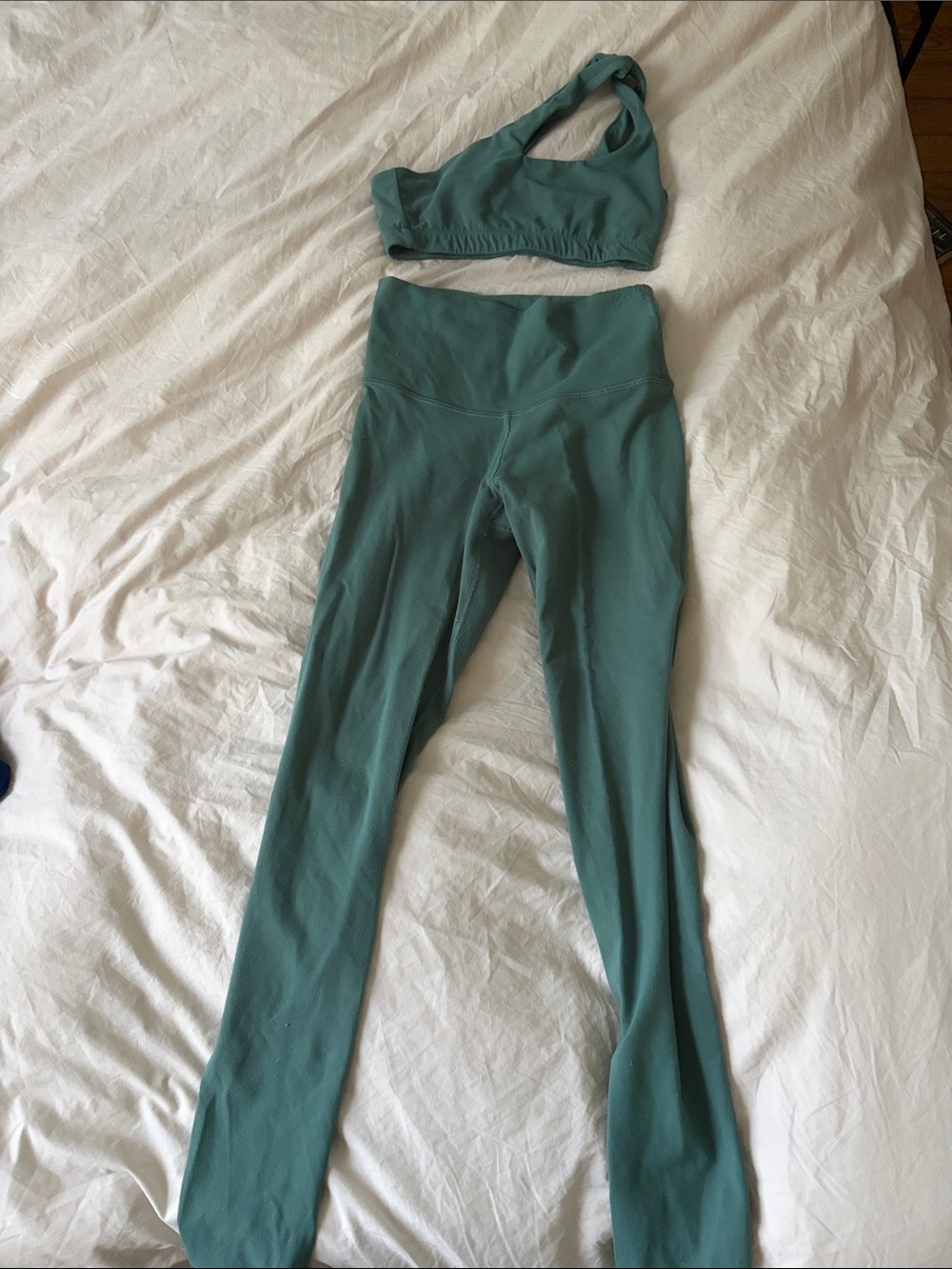 TNA High-Waist Teal Green Leggings and matching sports bra  - Women's Activewear